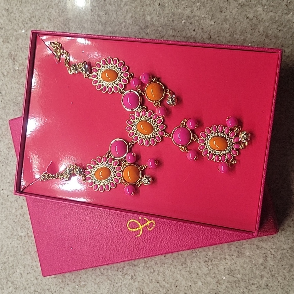 Lilly pulitzer gorgeous statement necklace!